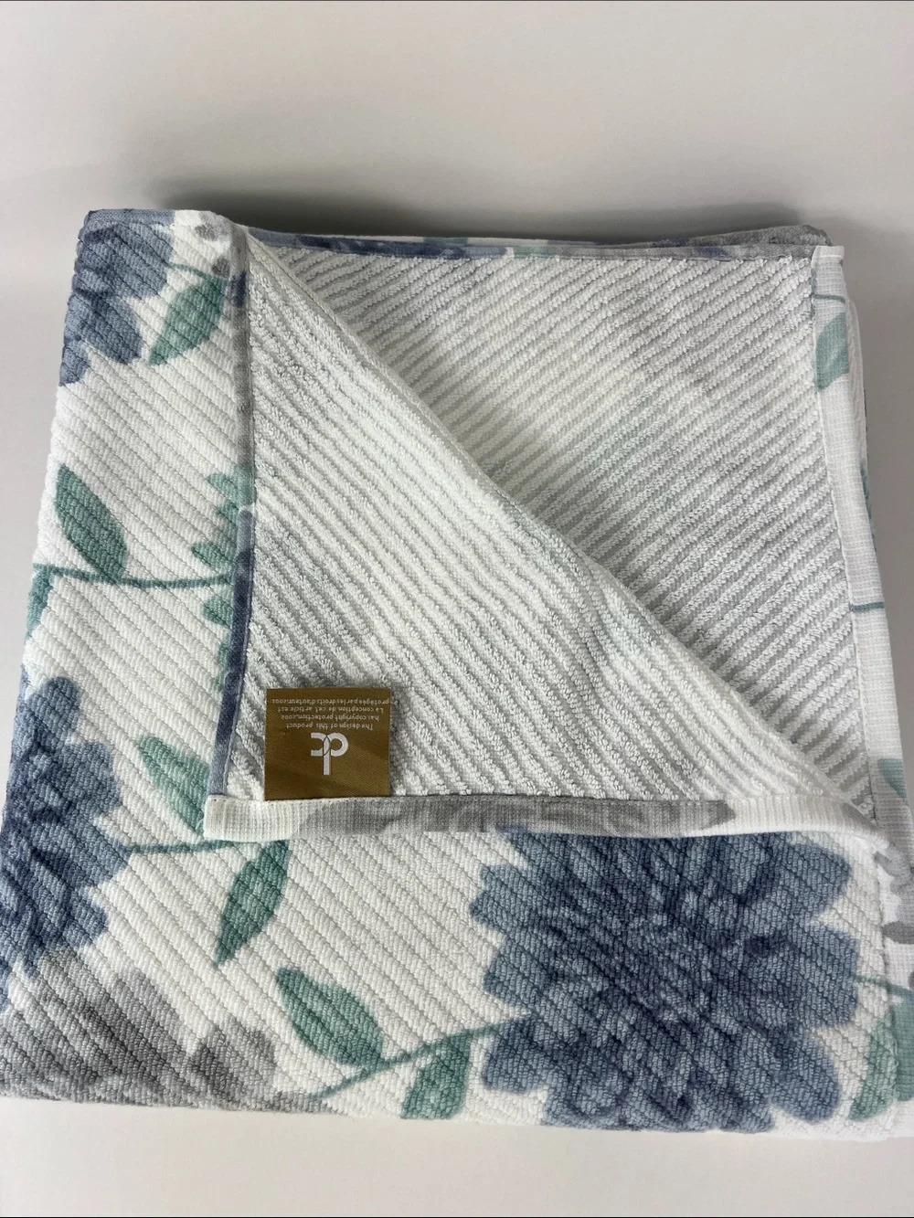 Deborah Connolly Bath Towels Blue White Floral Soft Cotton Set of 2 NEW